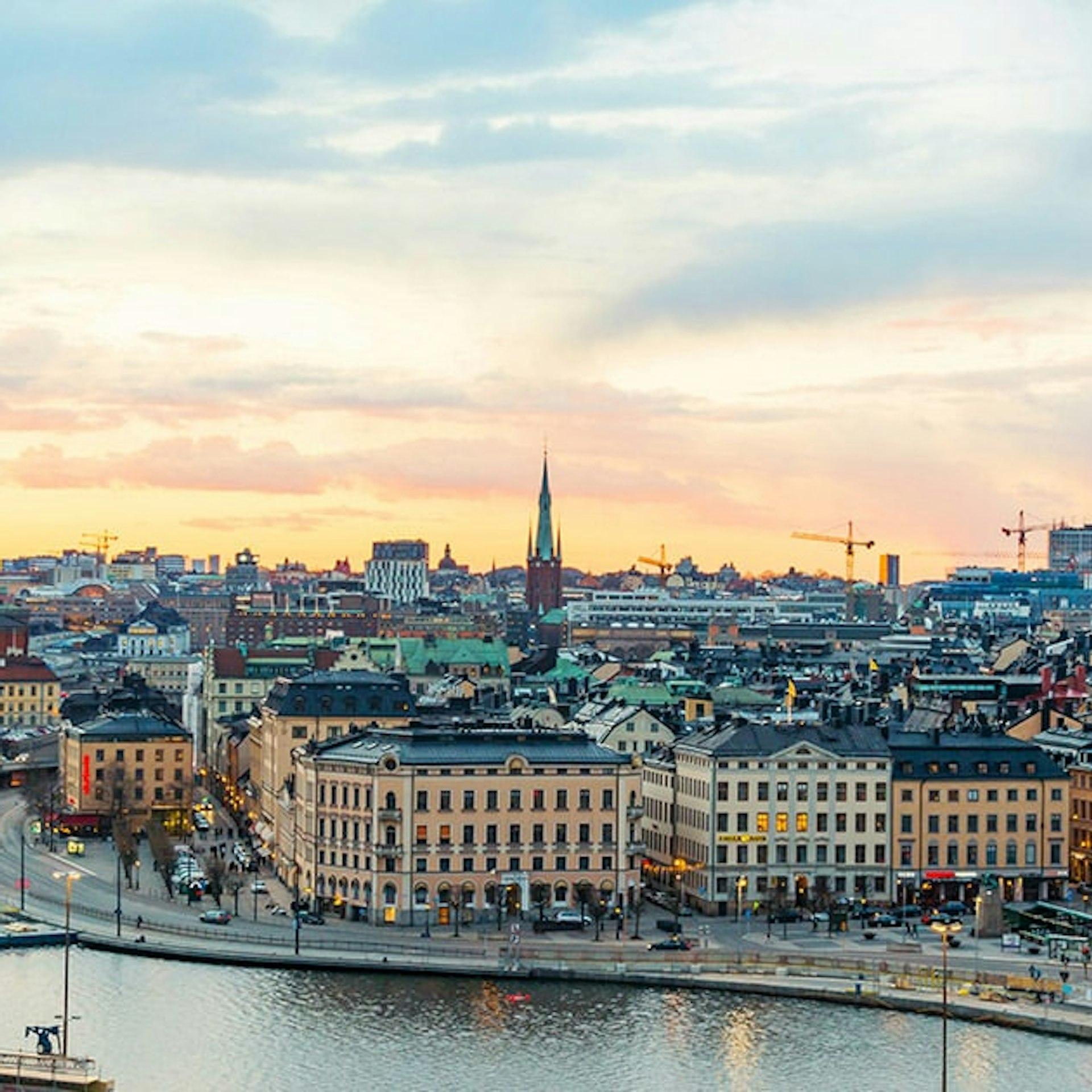 Get the latest news and updates on e-invoicing, e-ordering, e-archiving and indirect tax regulatory requirements for Sweden.